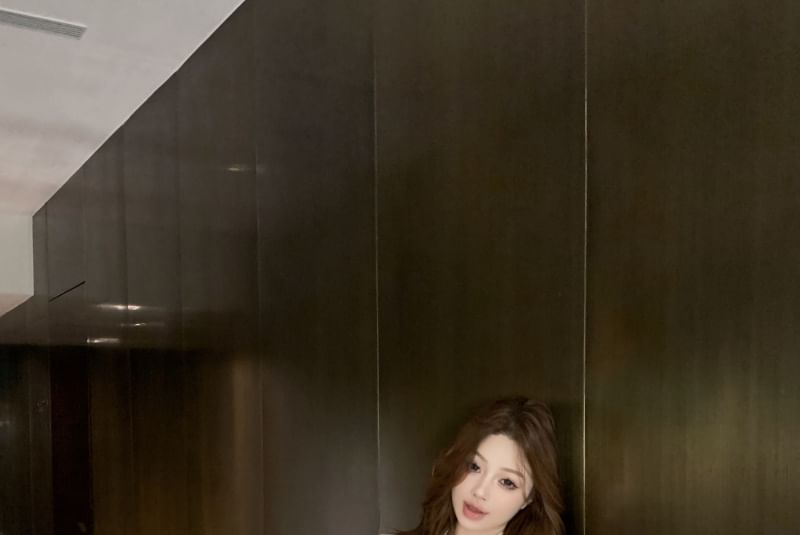 Long-Sleeve High Skirt Rise Bow Pencil / Ruched Embroidered Mini Flower Shirt