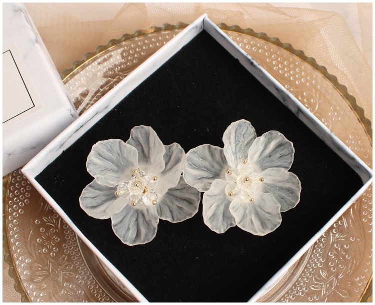 Clip-On Flower Earring Ear / Stud