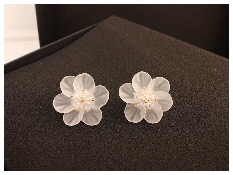 Clip-On Flower Earring Ear / Stud