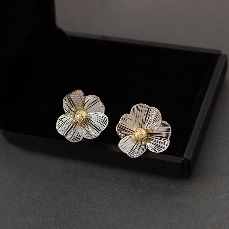 Flower Earring Clip-On Ear / Stud