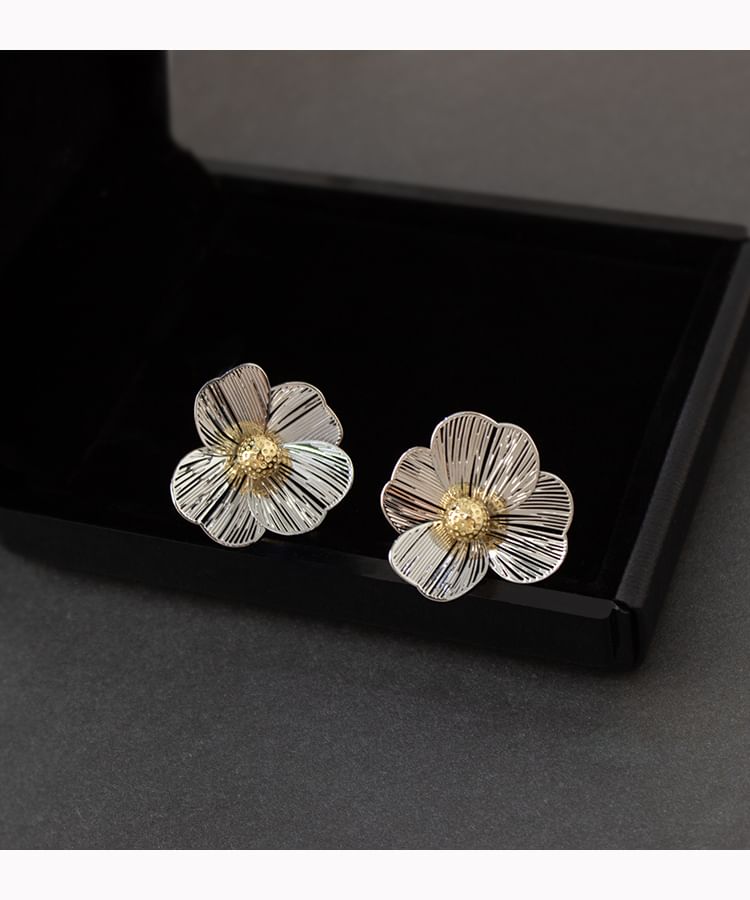 Flower Earring Clip-On Ear / Stud