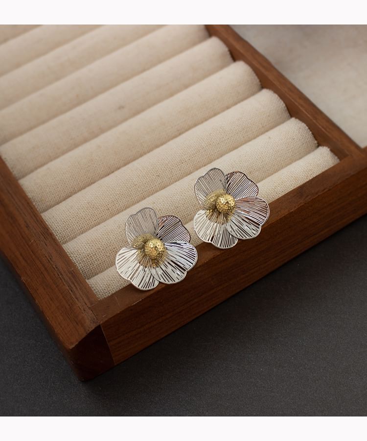 Flower Earring Clip-On Ear / Stud