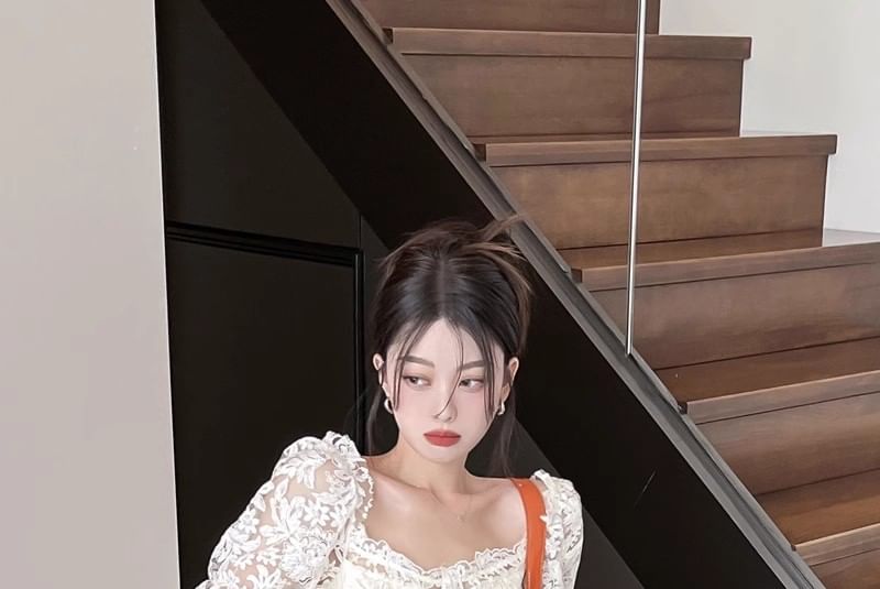 Top Off-The-Shoulder Crop Trim Lace Ruffle Short-Sleeve