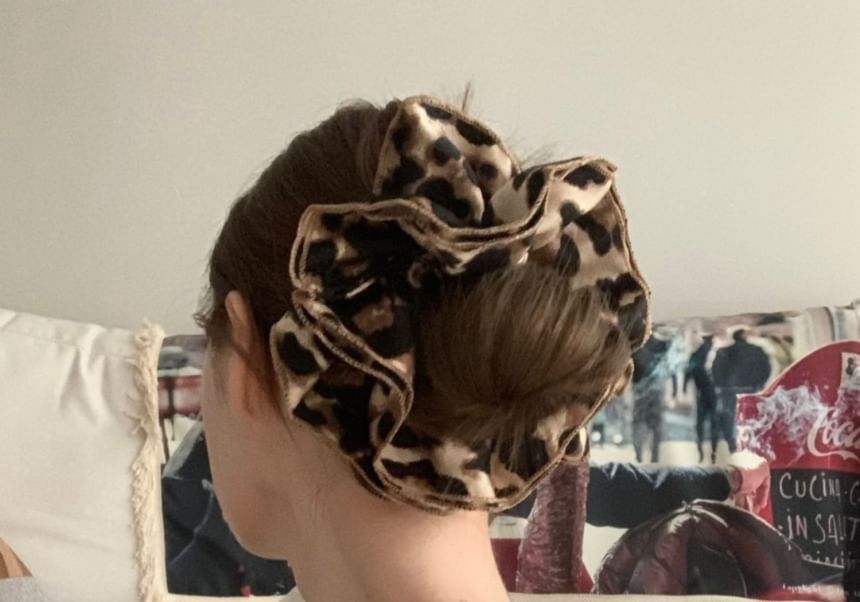 Leopard Scrunchie Print