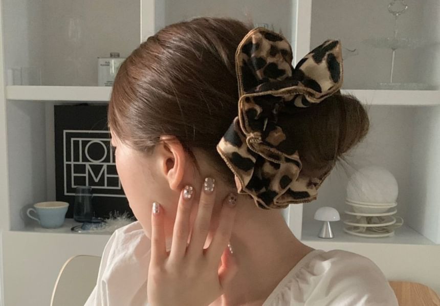 Leopard Scrunchie Print