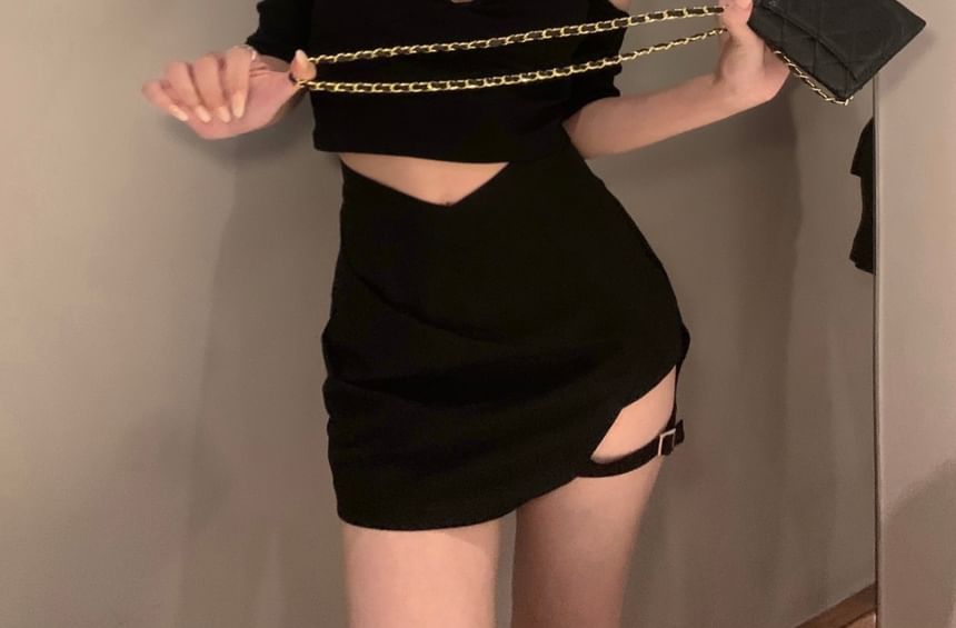 Top Plain Neck Shoulder Slim Halter Fit Crop Short-Sleeve Off