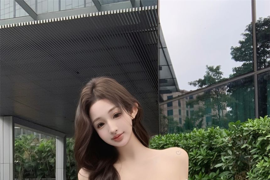 Plain Bow Off-Shoulder Accent Crop Hem T-Shirt Ruffle