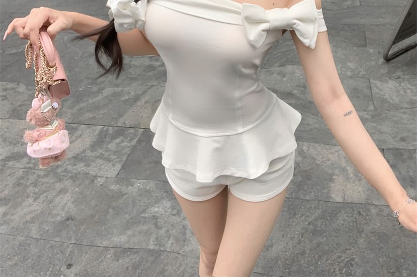 Plain Bow Off-Shoulder Accent Crop Hem T-Shirt Ruffle