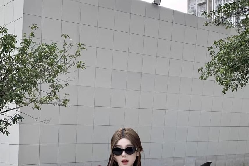 Slim Tee Fit Crop Plain V-Neck Short-Sleeve