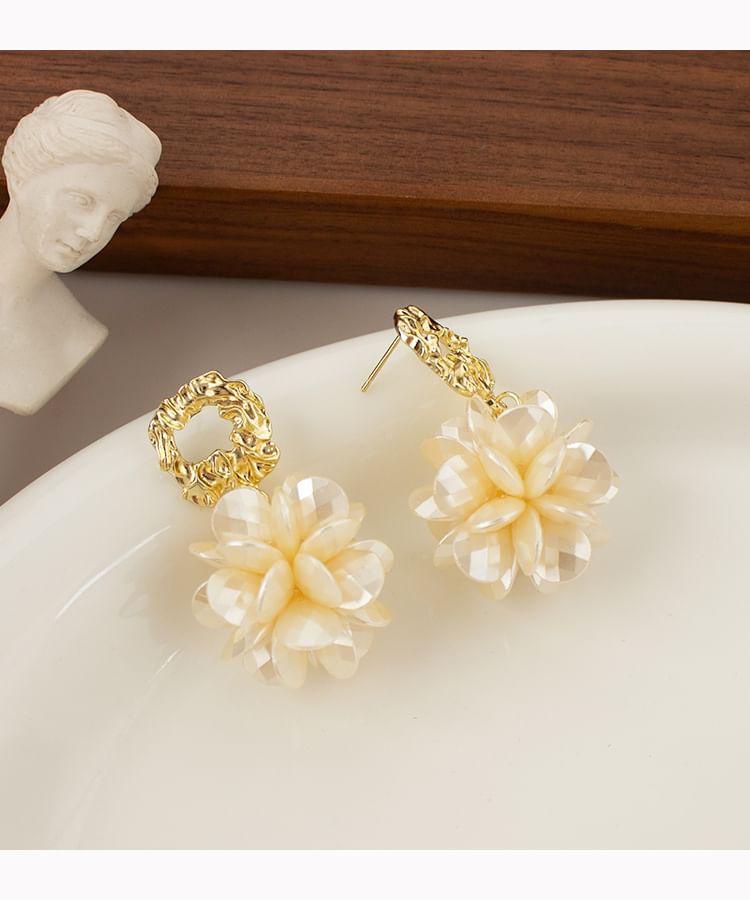 Dangle Earring Floral
