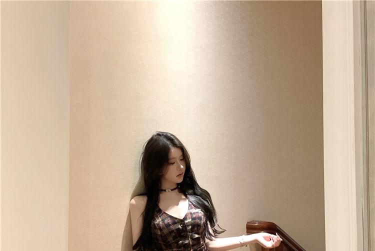 Plaid Button-Up V-Neck Sleeveless Top