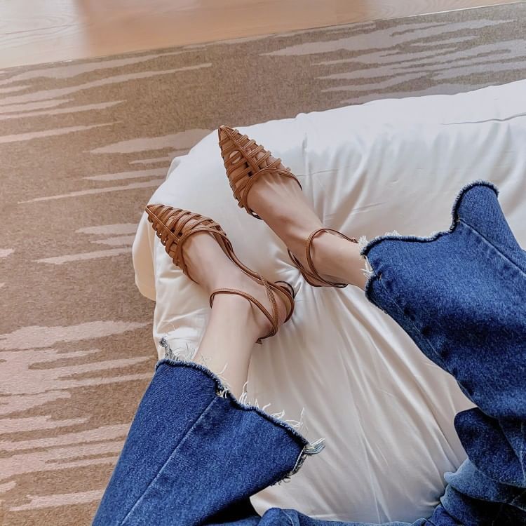Heel Round Pointy Woven Sandals