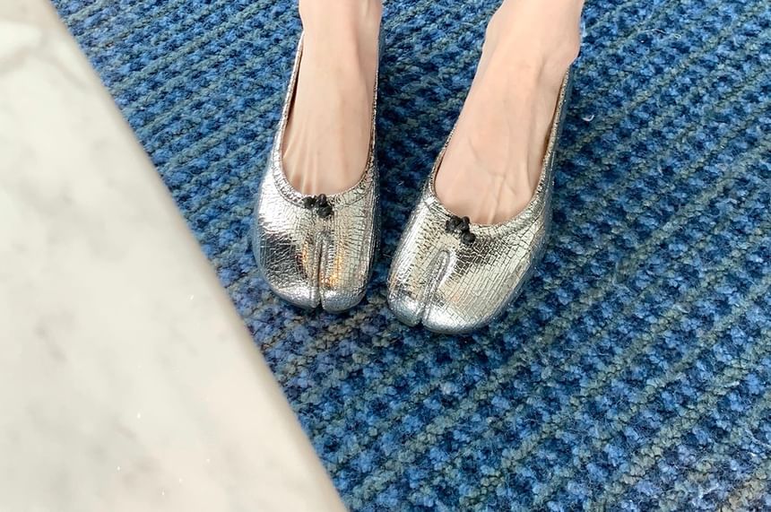 Leather Genuine Toe Split Metallic Flats