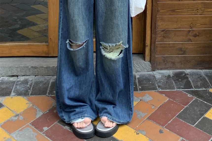 Wide Washed Ripped Mid Waist Leg Jeans