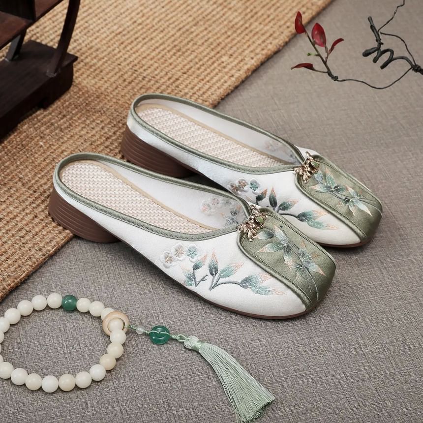 Mules Panel Embroidered Floral