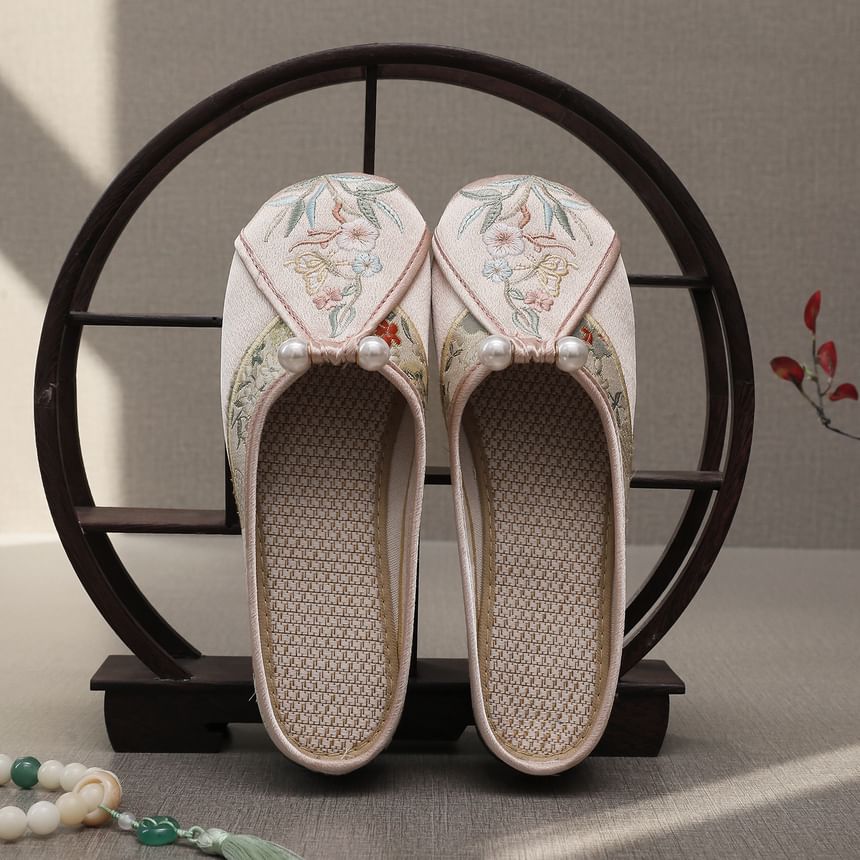 Floral Pearl Mules Embroidered Faux