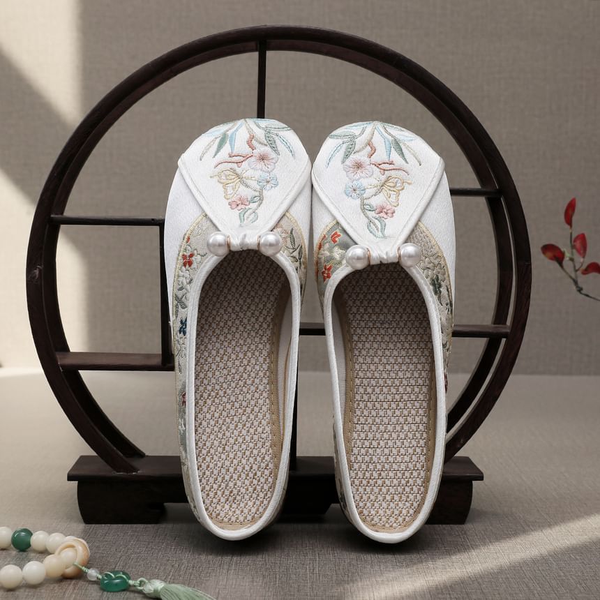 Floral Pearl Mules Embroidered Faux