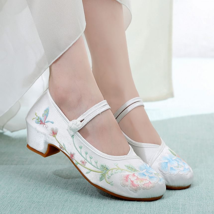 Floral Pumps Block Embroidery Heel