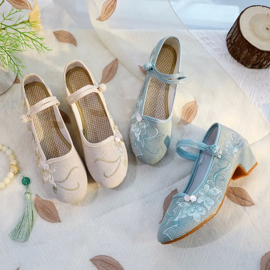 Embroidered Shoes Heel Block