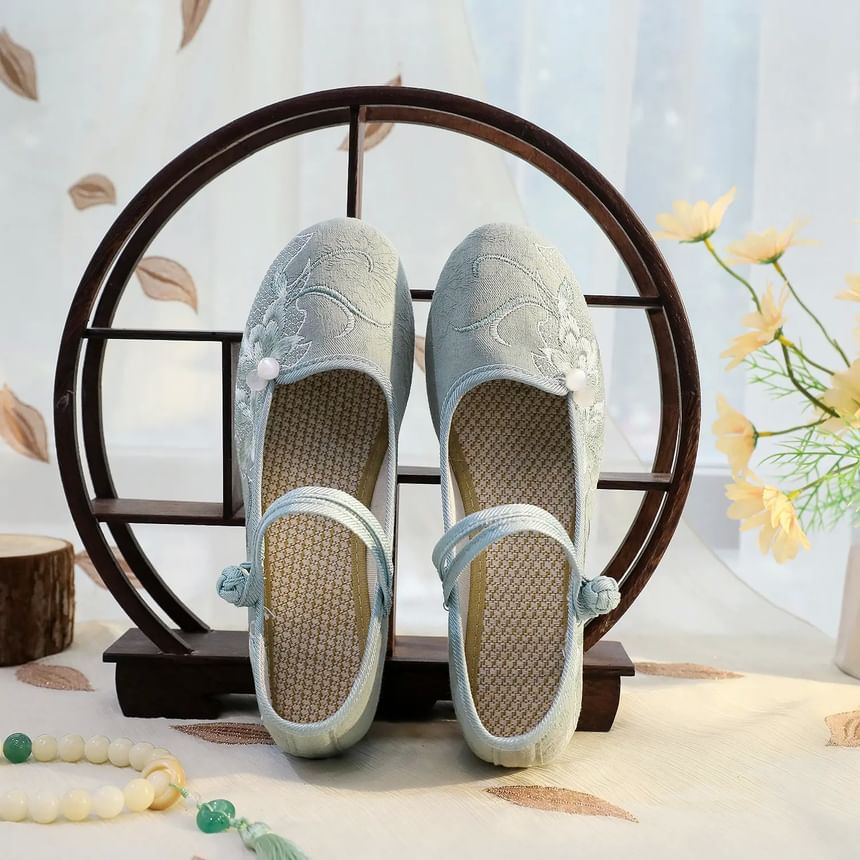 Embroidered Shoes Heel Block