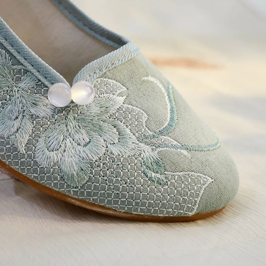 Embroidered Shoes Heel Block