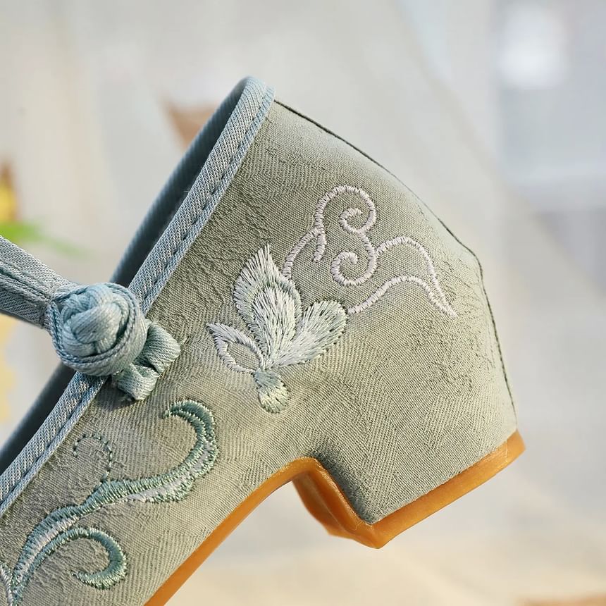 Embroidered Shoes Heel Block