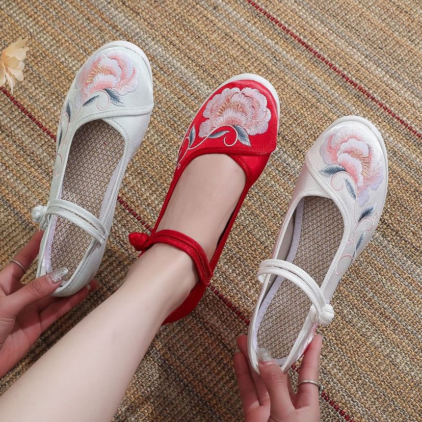 Embroidery Wedge Heel Floral Shoes