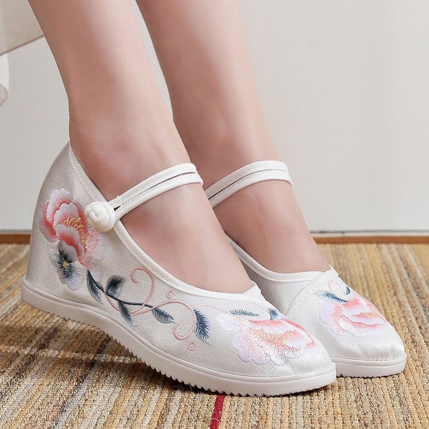 Embroidery Wedge Heel Floral Shoes