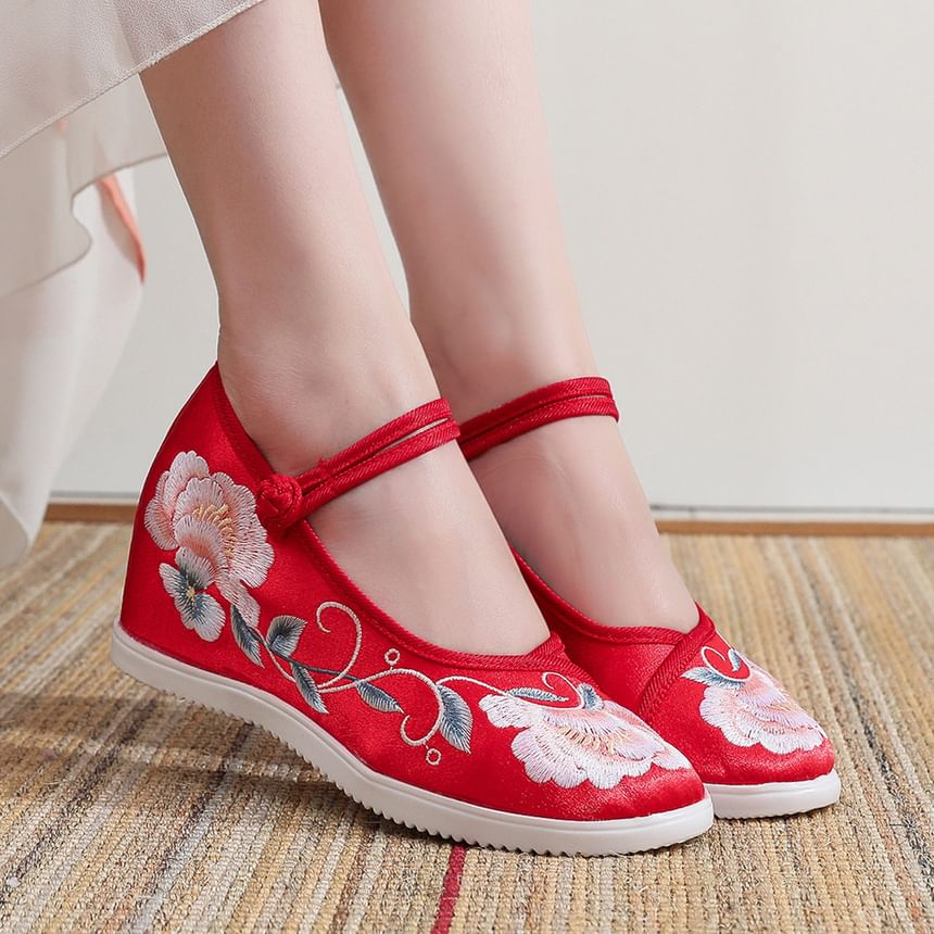 Embroidery Wedge Heel Floral Shoes
