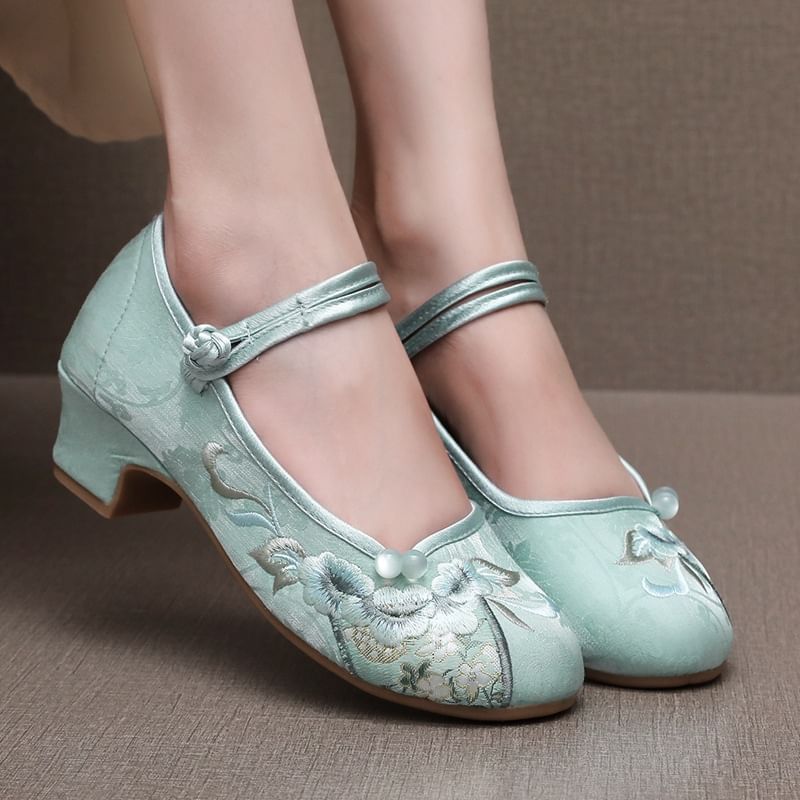 Heel Embroidered Shoes Block