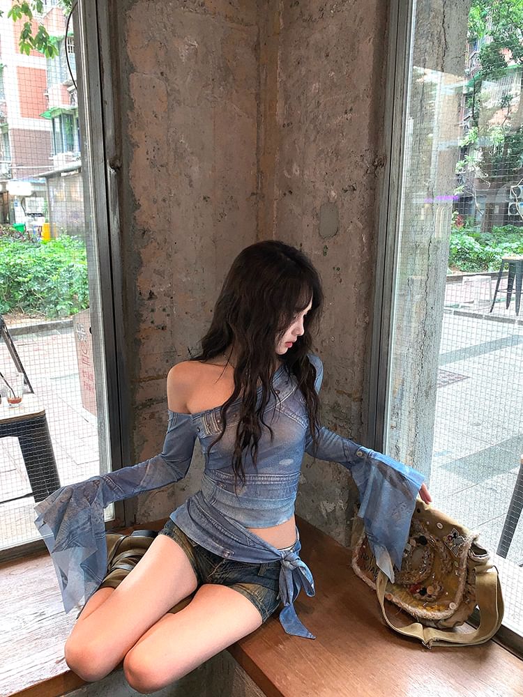 Long-Sleeve Print Crop Neck Asymmetrical Slim Fit Tee
