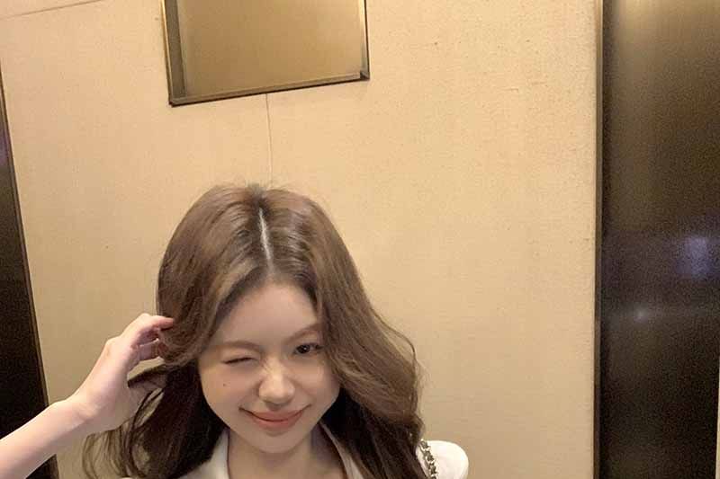 Plain Collar Short-Sleeve Slim Tee Fit