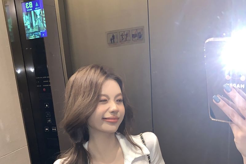 Plain Collar Short-Sleeve Slim Tee Fit