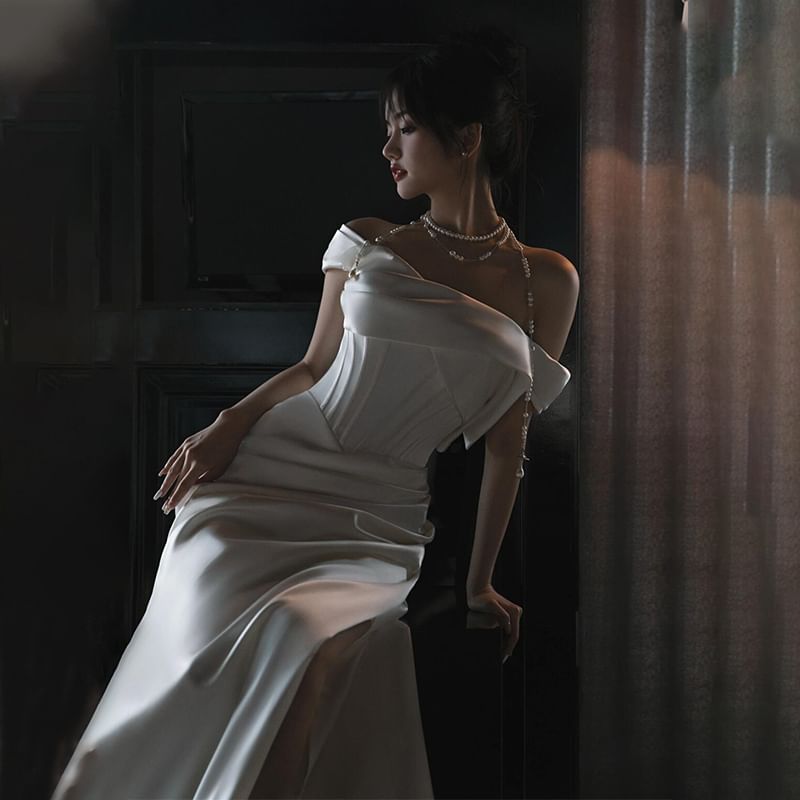 Off-Shoulder Plain Ruched Satin Mermaid Wedding Gown