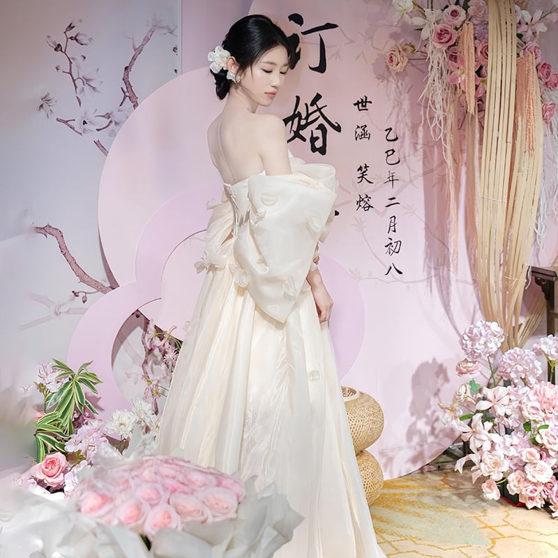 Off-Shoulder Plain A-Line Wedding Gown