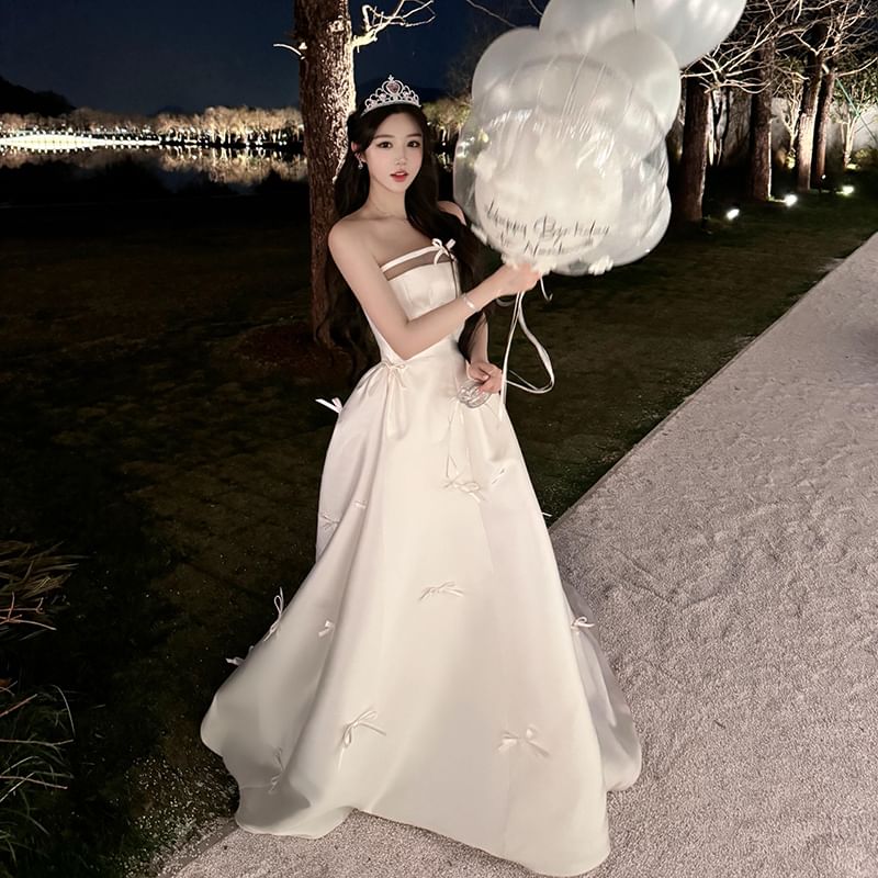 Strapless Plain Bow Accent Satin A-Line Wedding Gown