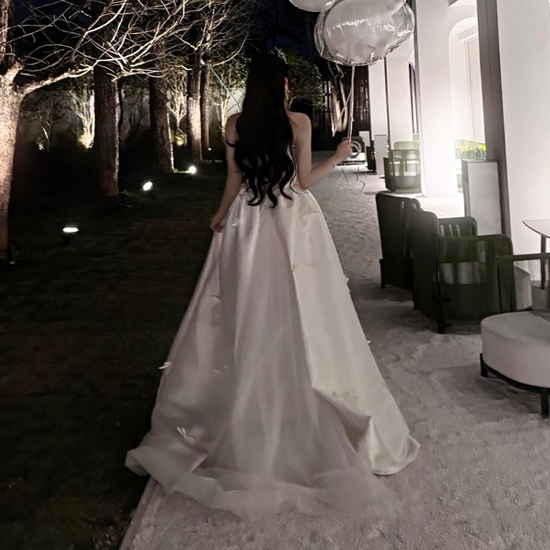 Strapless Plain Bow Accent Satin A-Line Wedding Gown