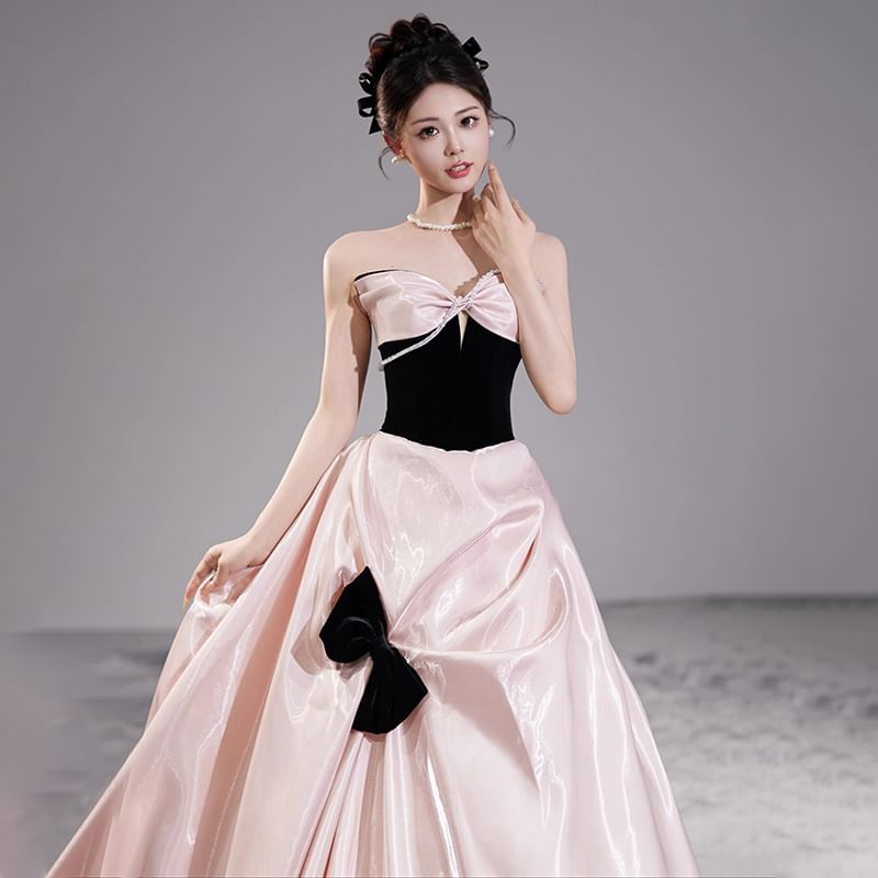 Off-Shoulder Two Tone Bow Accent Ruched A-Line Evening Gown