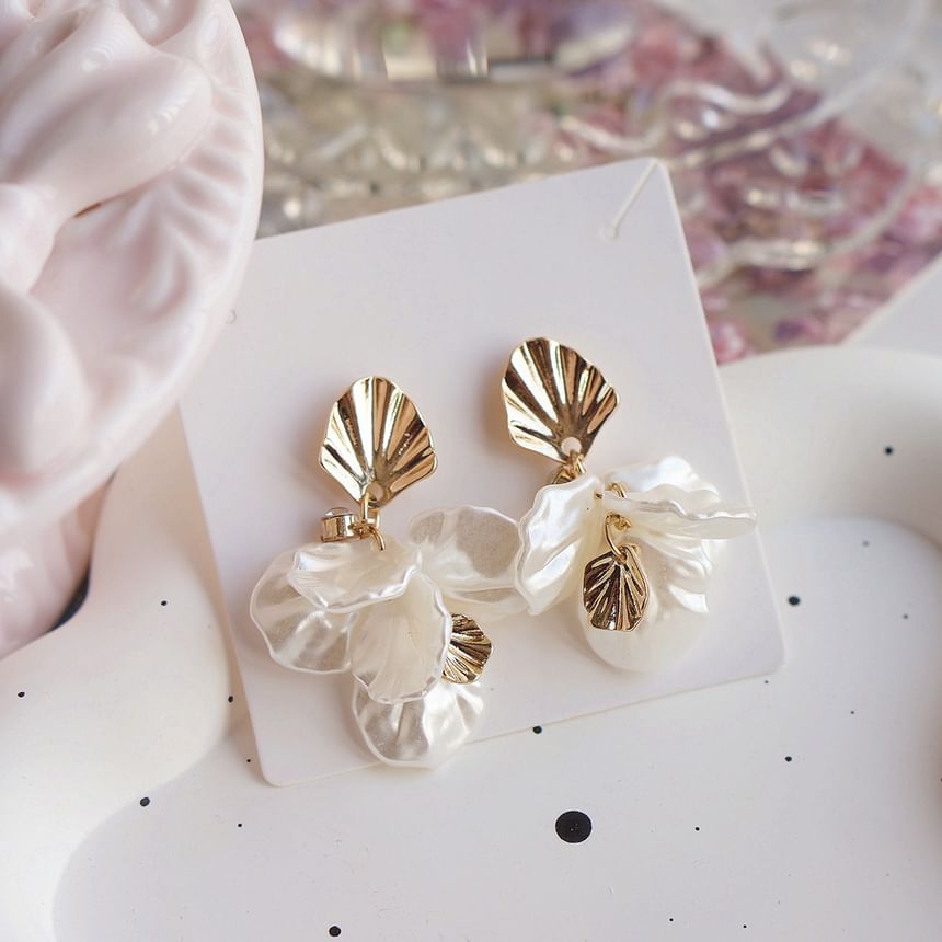 Clip-On / Earring Drop Shell Fringed