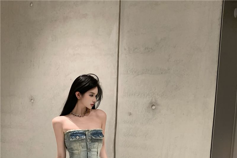 Denim Fit Button-Up / High Washed Rise Ripped Tube Crop Jeans Loose Top Frayed