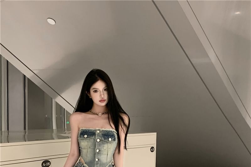 Denim Fit Button-Up / High Washed Rise Ripped Tube Crop Jeans Loose Top Frayed