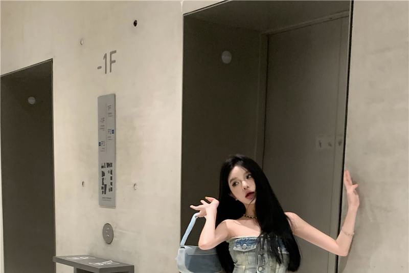 Denim Fit Button-Up / High Washed Rise Ripped Tube Crop Jeans Loose Top Frayed