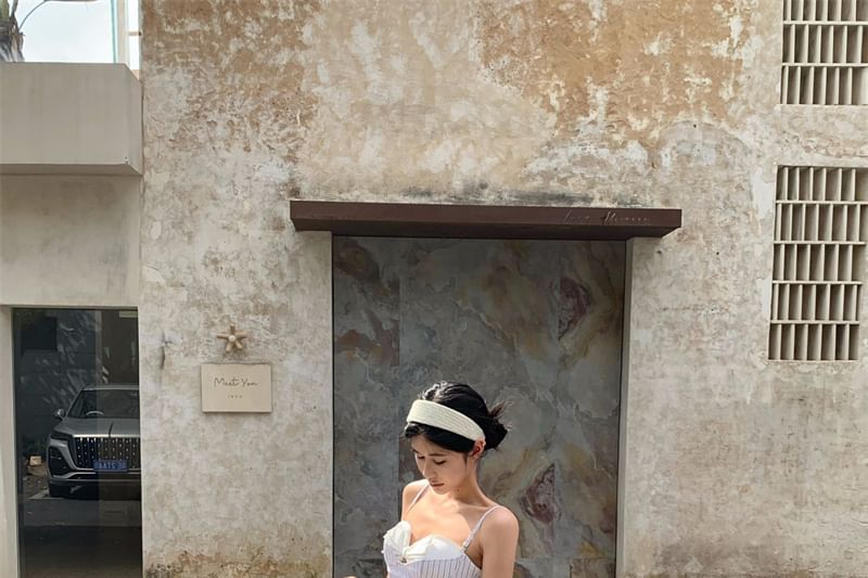 High Neckline A-Line Two-Piece / Maxi Waist Striped Sweetheart Cutout Mock Top Camisole Crop Skirt