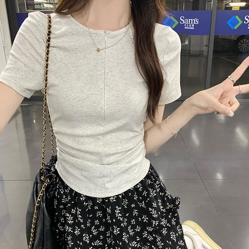 Short-Sleeve Round Ruched T-Shirt Half-Zip Slim Fit Neck