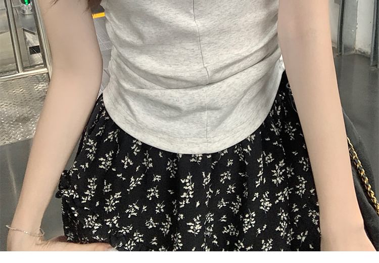 Short-Sleeve Round Ruched T-Shirt Half-Zip Slim Fit Neck