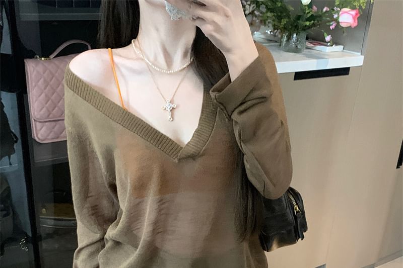 Top Long-Sleeve V-Neck Knit / Bralette Plain
