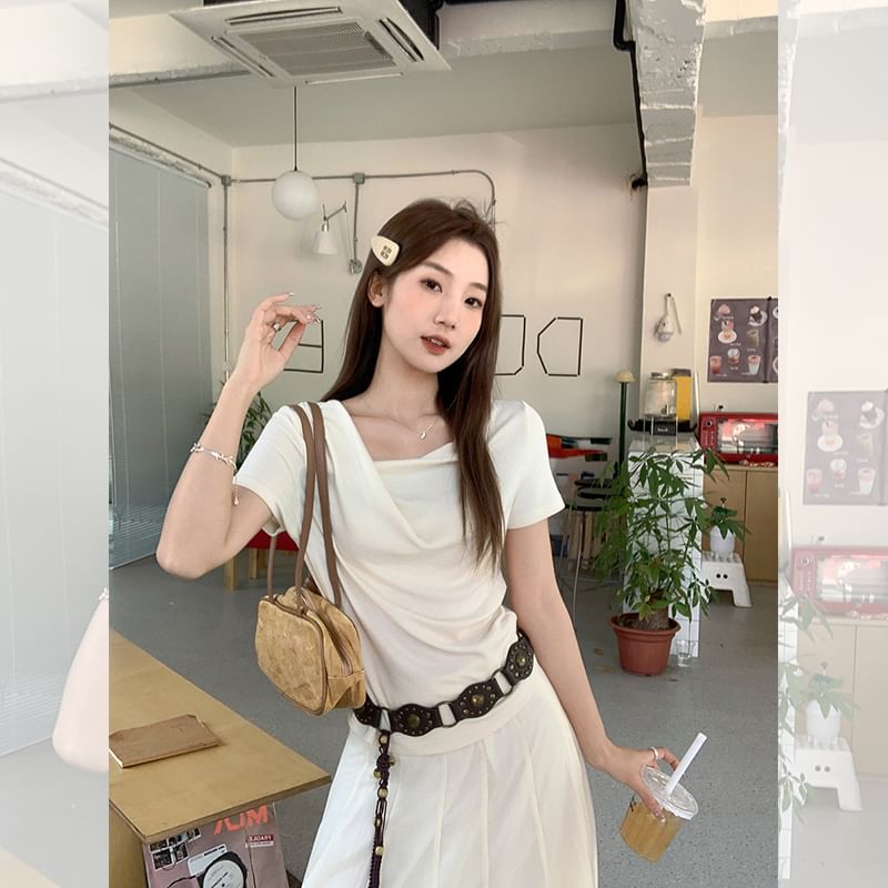 Short-Sleeve Ruched Plain Fit Cowl T-Shirt Slim Neck