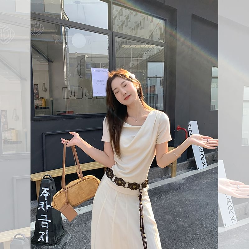 Short-Sleeve Ruched Plain Fit Cowl T-Shirt Slim Neck