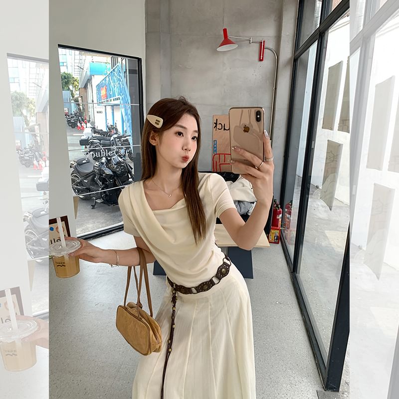 Short-Sleeve Ruched Plain Fit Cowl T-Shirt Slim Neck