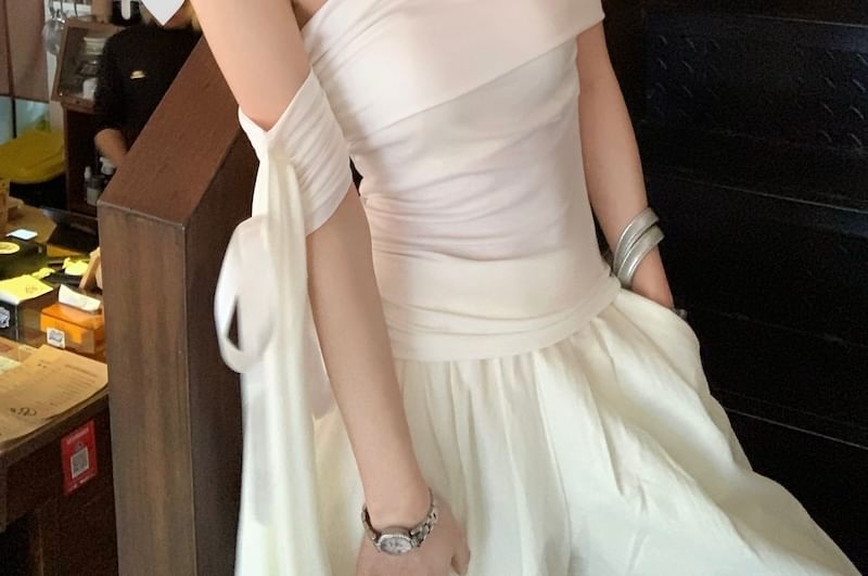 Short-Sleeve T-Shirt Bow Ruched Off-Shoulder Plain Fit Slim